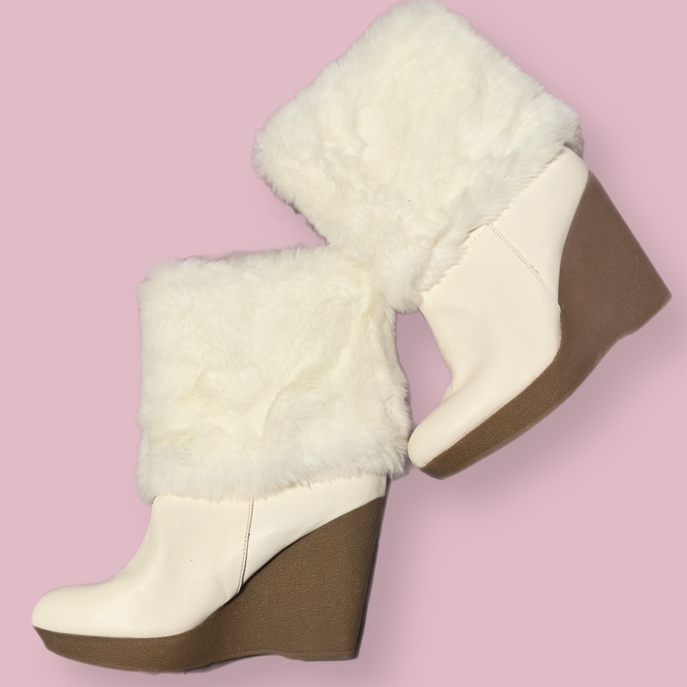 White Faux Fur Wedge Heel Boots (9.5)
